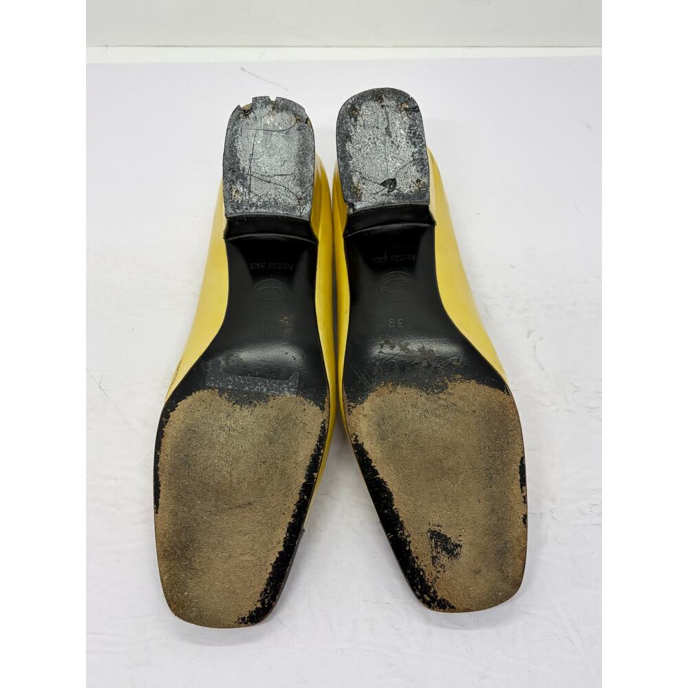 Vintage Chanel Beige Black Cap Toe Pumps Handmade Italy Size 39 US 9 READ - Picture 7 of 8